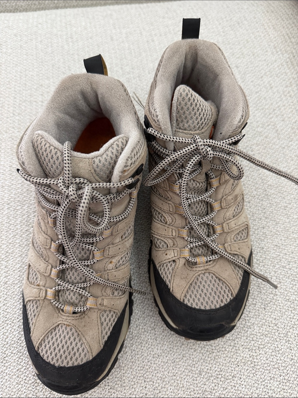 Merrell Moab Ventilator Mid Taupe hiking boots.
Size 8.5